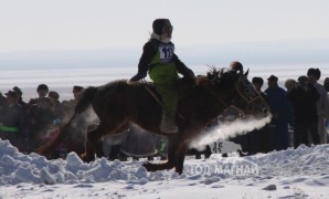 Сүхбаатар аймгийн аварга хүлэг шалгаруулах уралдаан азарга