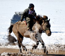 айргийн дөрөвт хурдалсан Халзан сумын уугуул Б.Мөнх-Эрдэнийн халиун соёолон