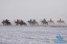 “Дүнжингаравын хурд -2011” уралдааны эргэн тойронд…