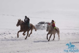 “Дүнжингаравын хурд -2011” уралдааны эргэн тойронд…