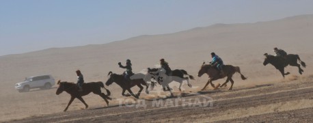 Дундговьчууд гурван насны түрүүгээ алдсангүй