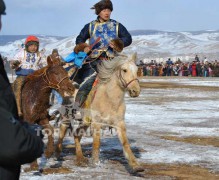 “Дүнжингаравын хурд- 2012” хаврын бүсийн уралдааны хурдан соёолонгууд барианы зурхайд