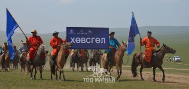 Морин парадыг чимсэн “Дэлтэй цэнхэр”-ийнхэн