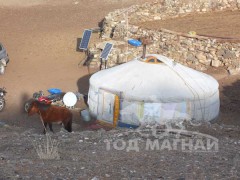 Аймгийн Алдарт уяач О.Мөнхбат: “Манай нутагт маргаашийн наадмыг харсан юм шиг хэлдэг мундагчууд олон байлаа”