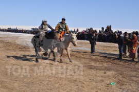 Дорнод аймгийн морин спорт уяачдын холбооны 15 жилийн ойн уралдаанд түрүүлж айрагдсан их насны морьд