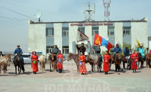 Нарийн Сухайтын ордыг зорилоо