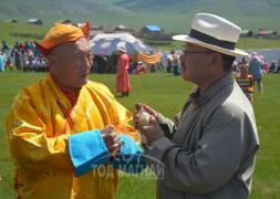 “Түмэн Эх”, “Задгай буюу босоо хээр” морины хүндэтгэлийн наадмаас...