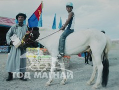 Аймгийн Алдарт уяач Ч.Бямбаа: Наймдугаар ангиа төгсөөд даага уяж, “Улаан Оч” нэгдлийн 40 жилээр аман хүзүүдүүлж байлаа