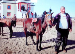 Сумын Алдарт уяач Ч.Ганхуяг: Адуугаа сайжруулж байгаад өндөр довонд уралдана