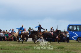 Аймгийн Алдарт уяач Чинбатын Махбалын халтар 