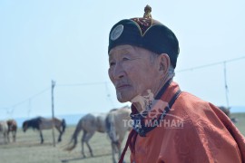 Аймгийн Алдарт уяач Р.Батнасан: Морь уяна гэдэг сургуульд сураад эзэмшдэг мэргэжил, ном уншаад хамгаалдаг эрдмийн зэрэг биш